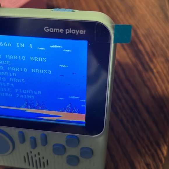 New in box G7 game box 666 games has gamepad color of game box is green - Picture 5 of 16